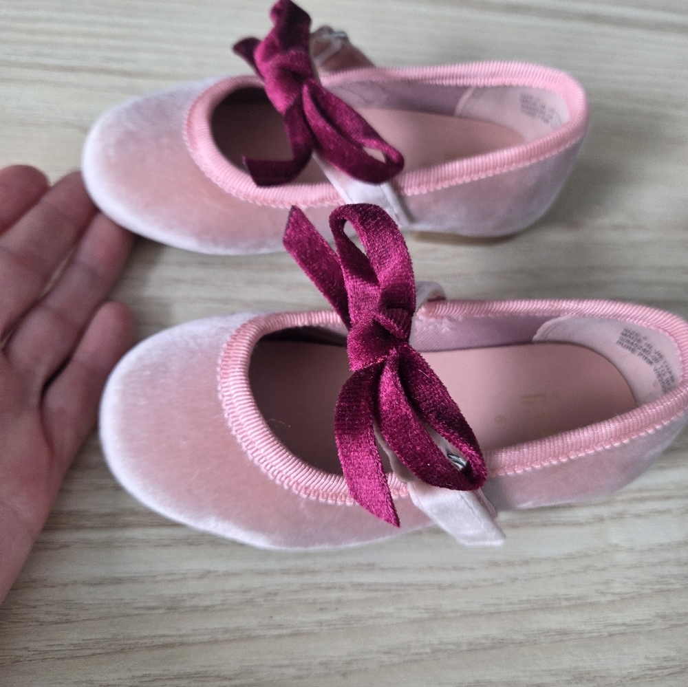 GAP Toddler Velvet Bow Mary Jane Flats - Picture 4 of 9